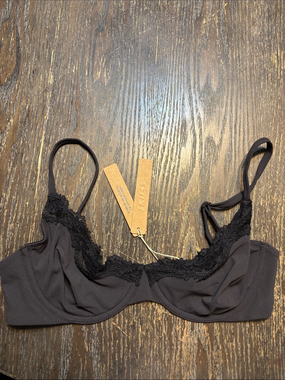 SKIMS Black Lace-Trim fits everybody unlined Demi onyx 32D NWT Bra